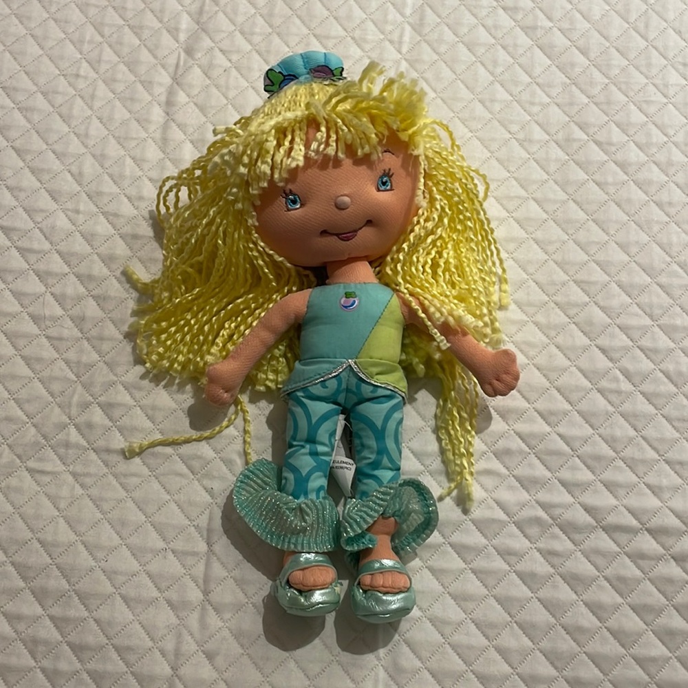STRAWBERRY SHORTCAKE PLUSH